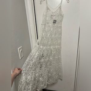 Unfashional tulle floral overdress